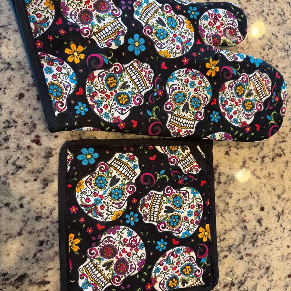Colorful Sugar Skull Oven Mitt and Pot Holder Set